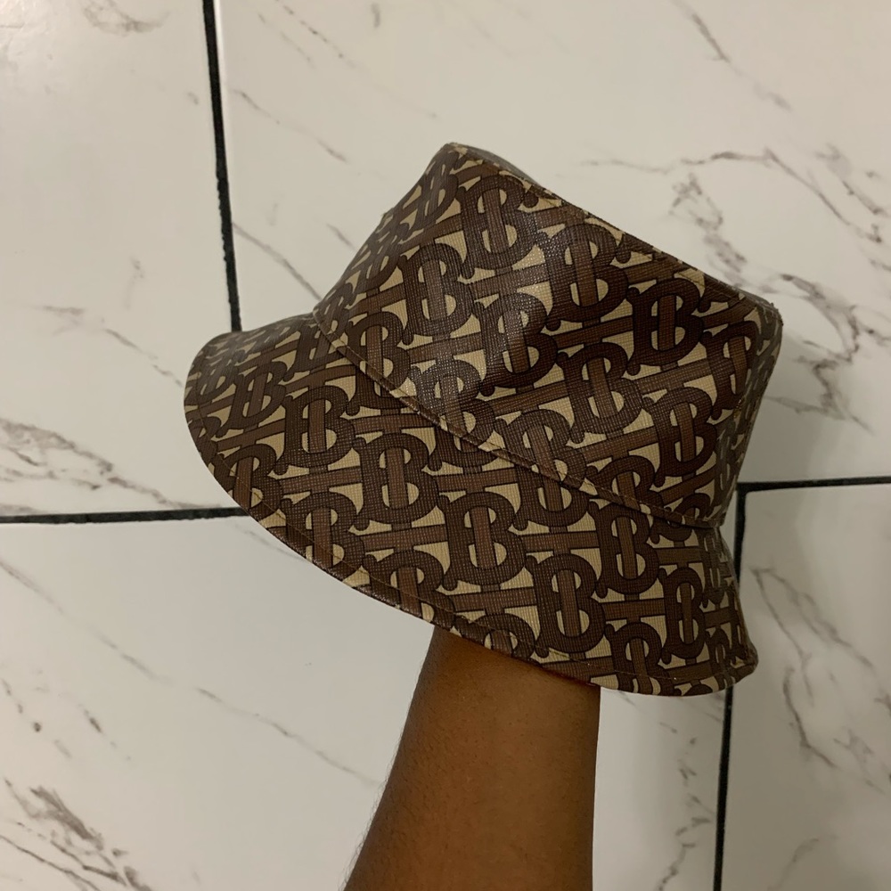 Burberry bucket hat - Picture 4 of 9